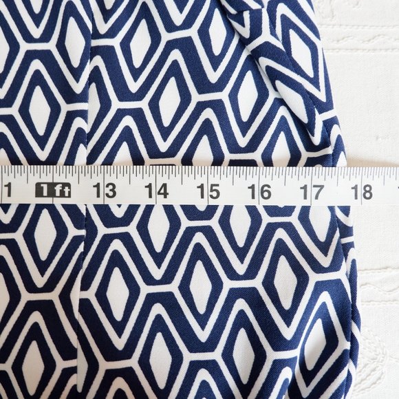 Geometrical Pattern Sheath Dress - Picture 9 of 9